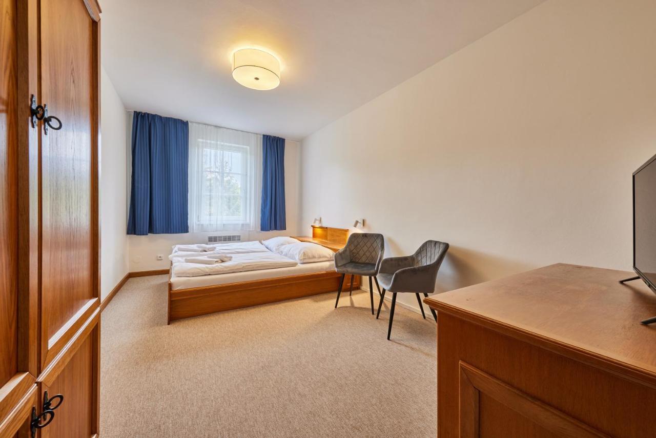 Hotel Auri Рудник Экстерьер фото