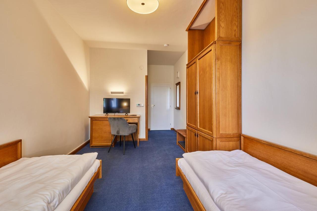 Hotel Auri Рудник Экстерьер фото