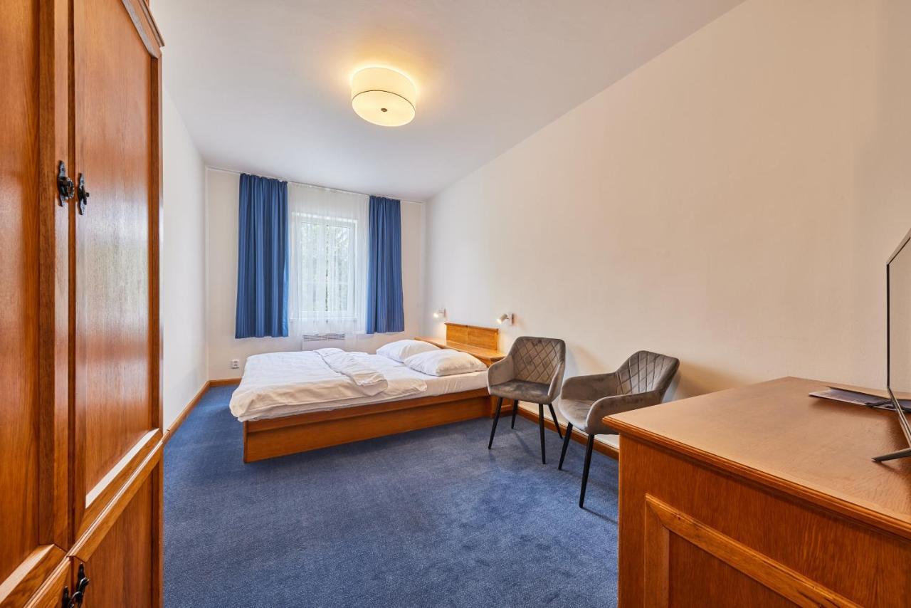 Hotel Auri Рудник Экстерьер фото