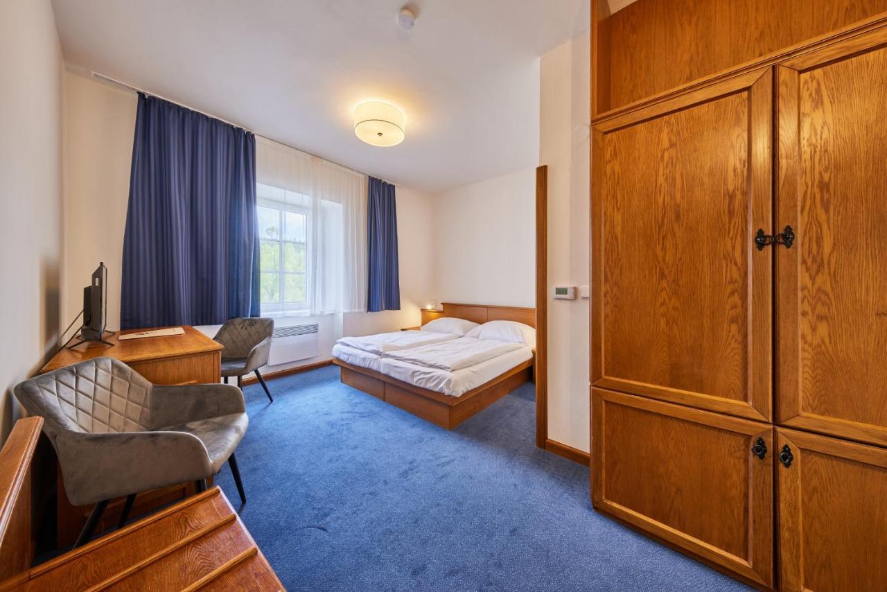 Hotel Auri Рудник Экстерьер фото