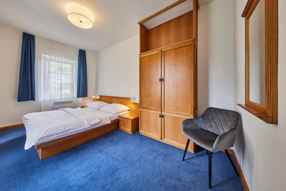 Hotel Auri Рудник Экстерьер фото