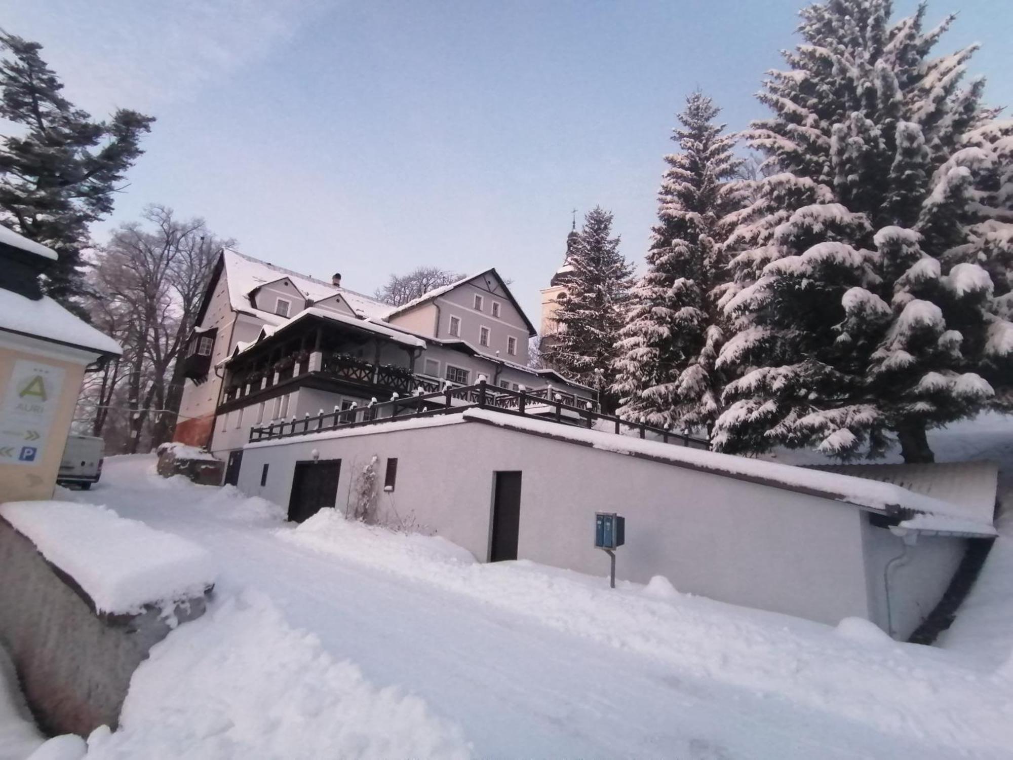 Hotel Auri Рудник Экстерьер фото